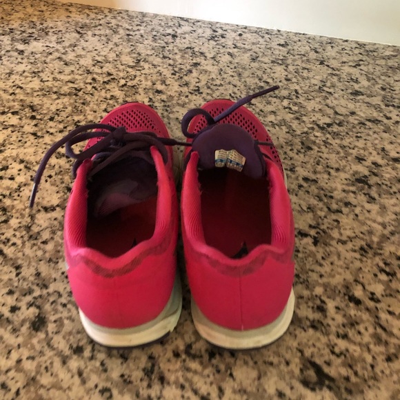 Running shoes - Picture 2 of 5